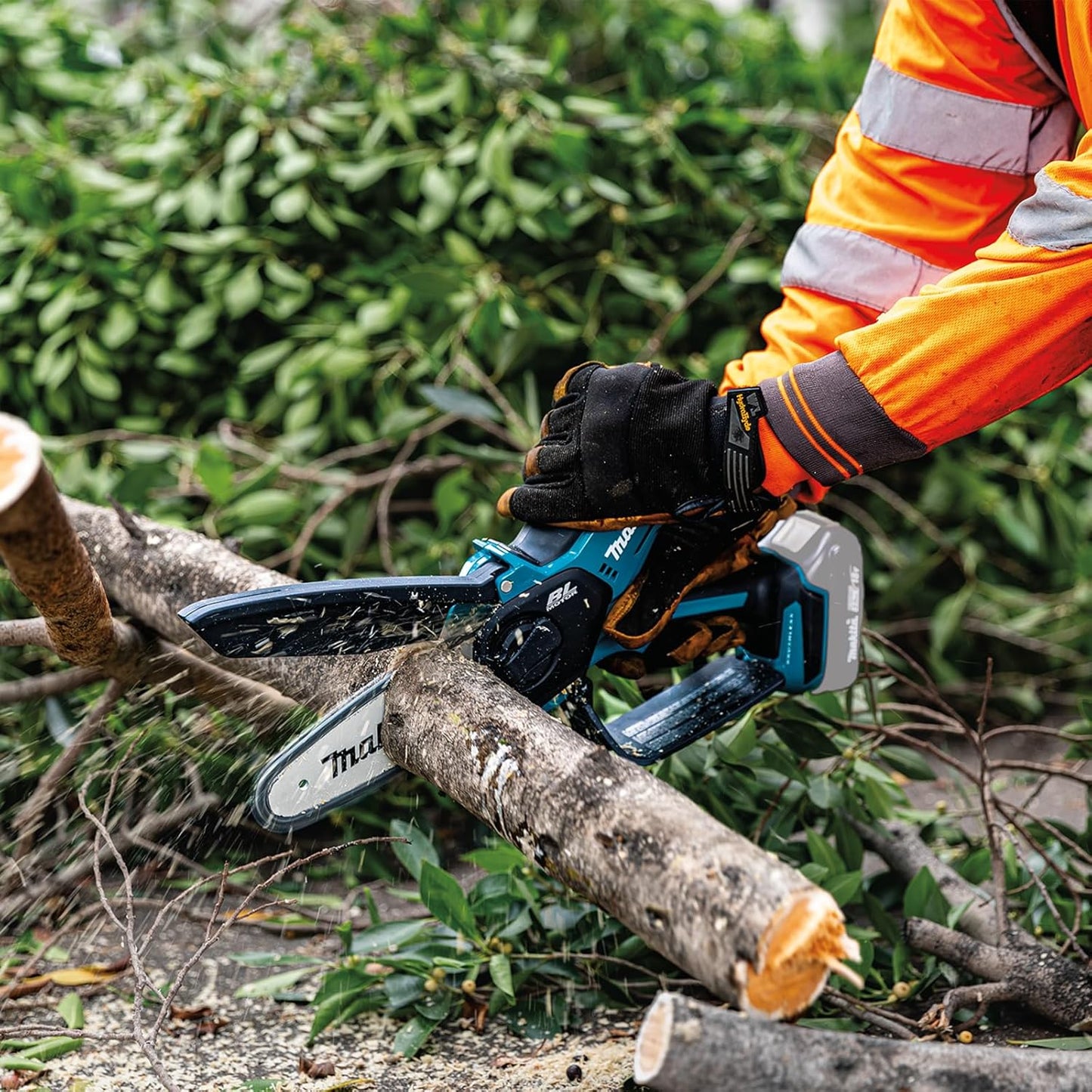 Makita DUC101Z 18V LXT Brushless Pruning Saw – Compact Cordless Chainsaw (Body Only)